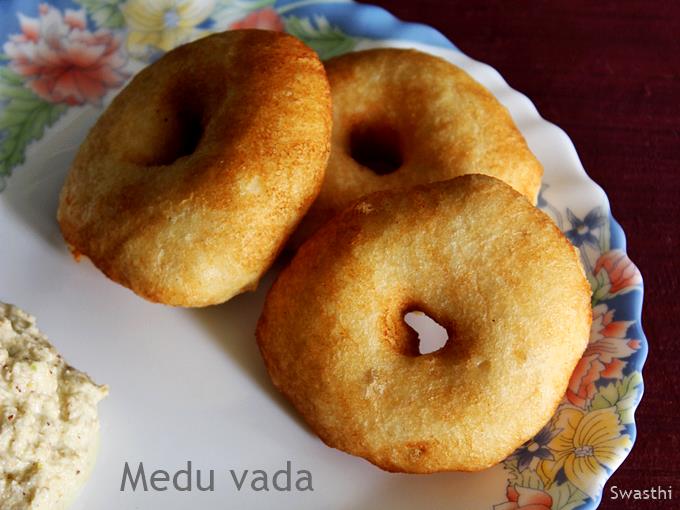 Medhu Vada Catering Sri Sairam Foods Small Tray: 20 pcs 